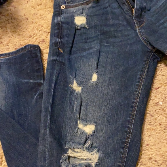 LIKE NEW Express women’s stretch ripped jean leggings mid rise in size 2R - Picture 7 of 9